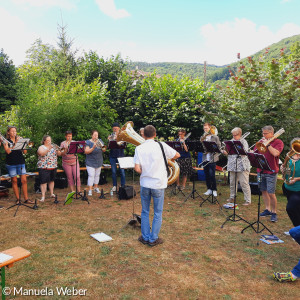 Der Posaunenchor aus Burgsinn in Aktion beim Gottesdienst